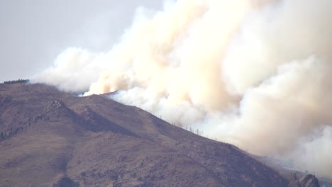 Fuego-De-Calwood-Ardiendo-En-La-Cordillera-Frontal-Del-Norte-De-Colorado