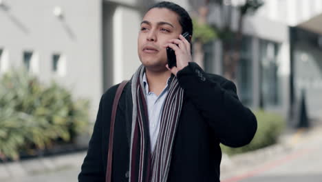 hombre de negocios, llamada telefónica y al aire libre