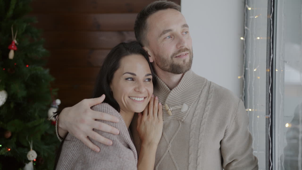 Casal Aproveitando o Natal em Casa