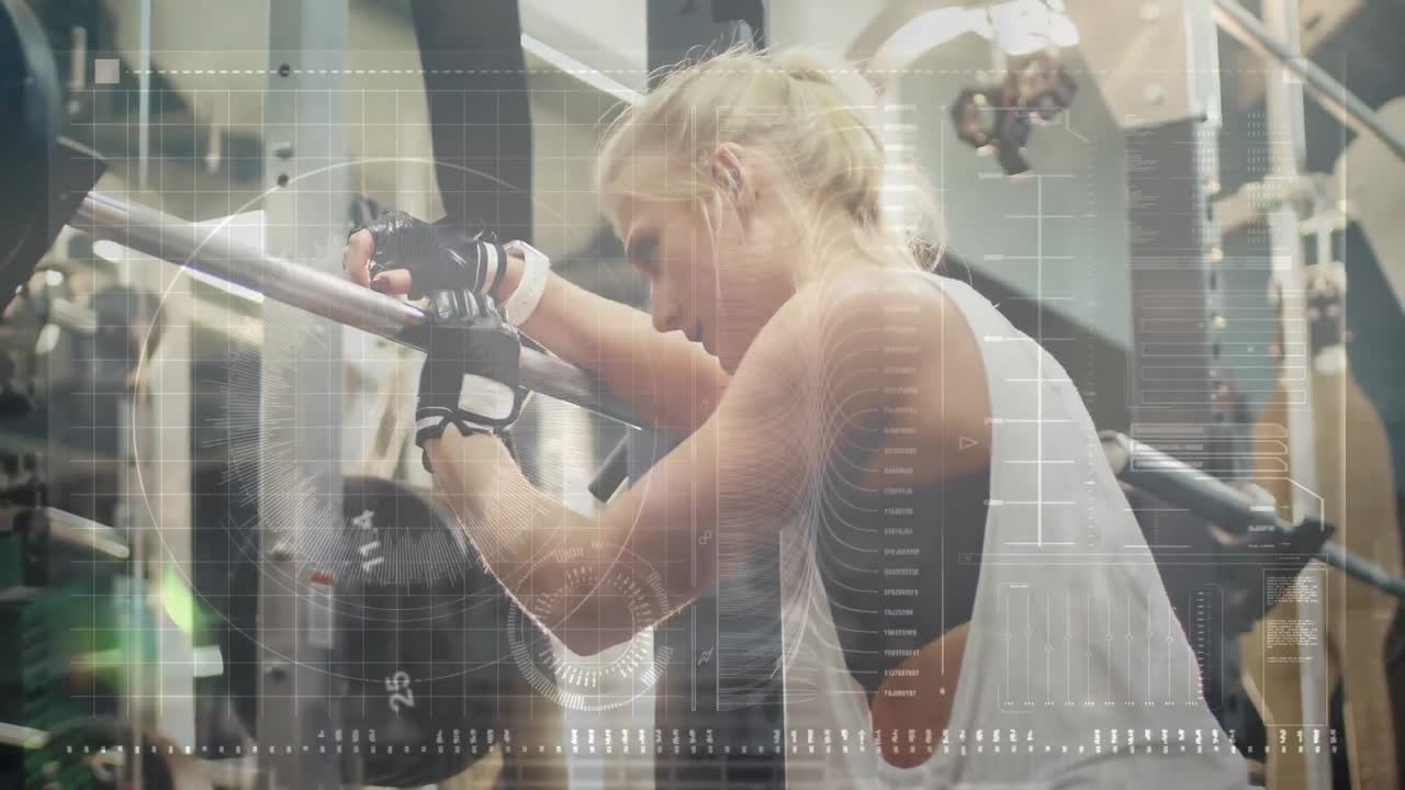 체육관에서 운동하는 여성에 대한 스 ⁇  스캐닝과 데이터 처리의 애니메이션