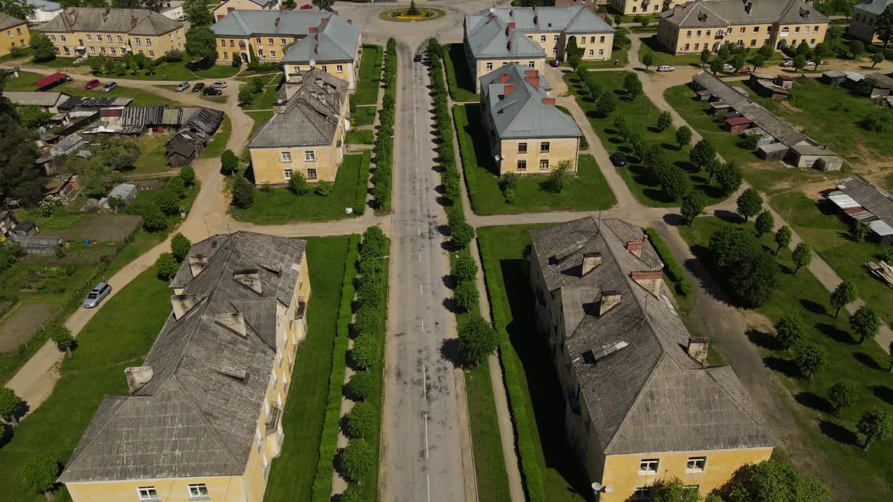 pequeño pueblo desde arriba