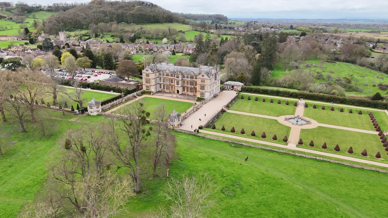 Montacute House Somerset Angleterre. Panoramique aérien par drone.