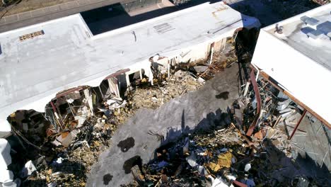 Una-Mirada-Al-Interior-De-La-Demolición-De-Un-Centro-Comercial-En-Greeley-Colorado