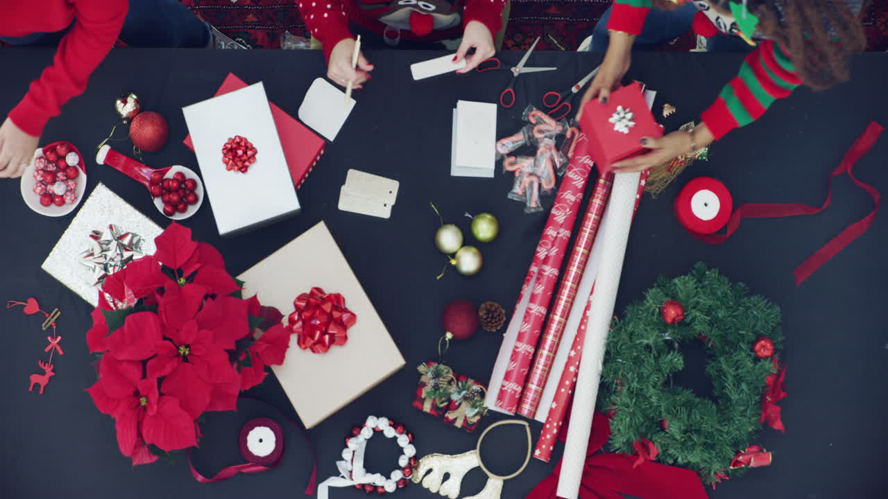 Have no fear, Santa&rsquo;s elves are here