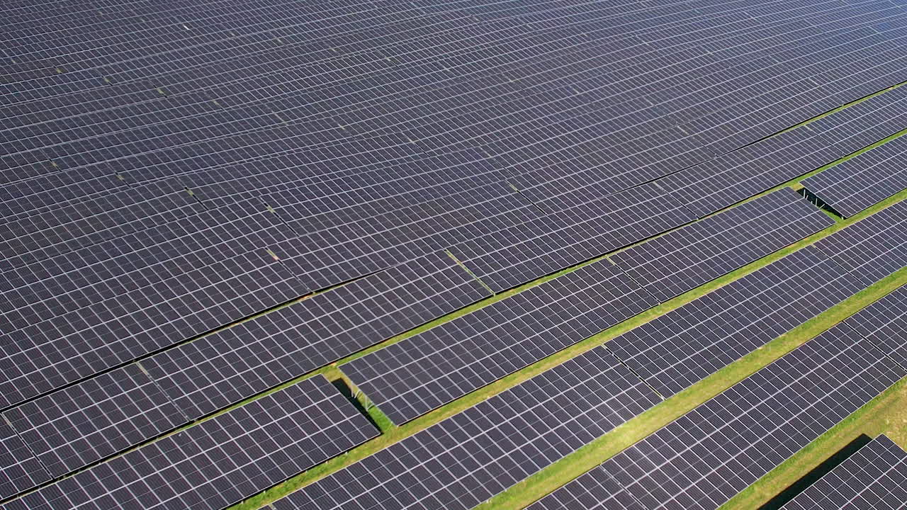 Parco fotovoltaico in Polonia - vista aerea