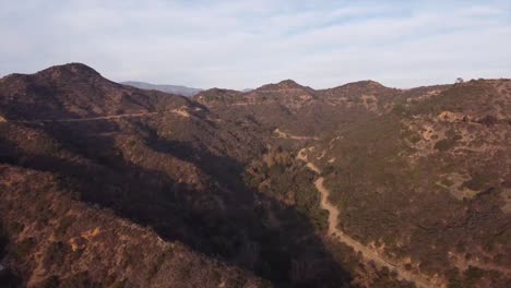 California-Mountain-Path-Bei-Sonnenuntergang