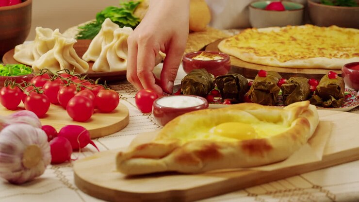 Tavolo con cibo georgiano