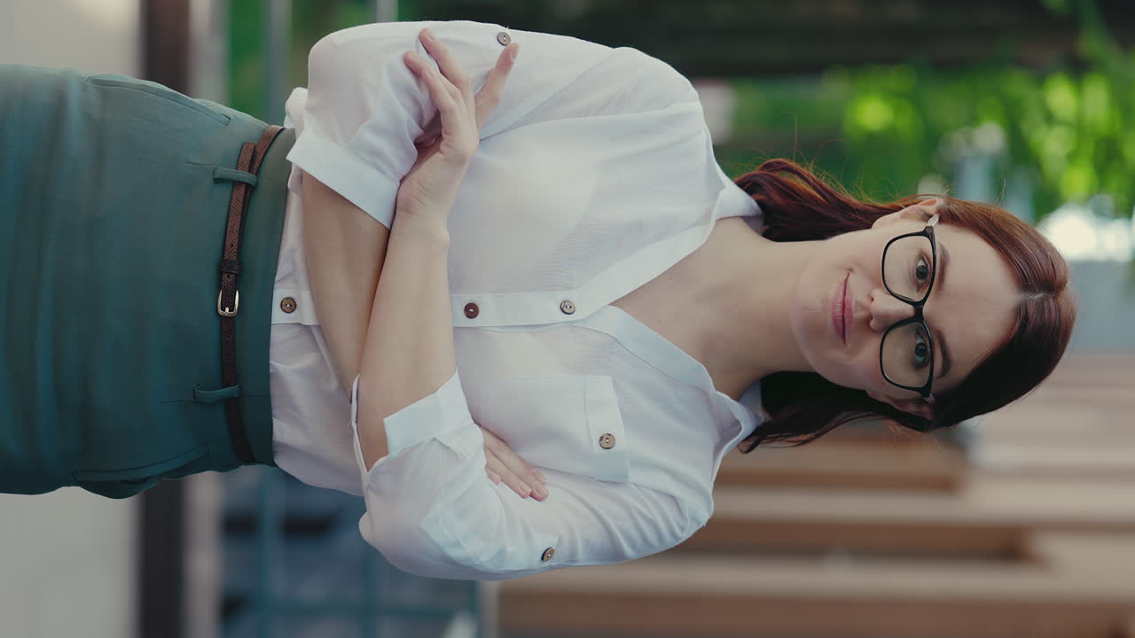 자신감 있는 사업가 여성 초상화