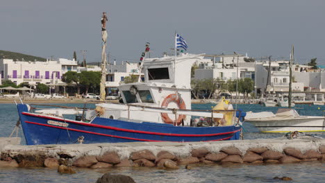 aliki port in paros