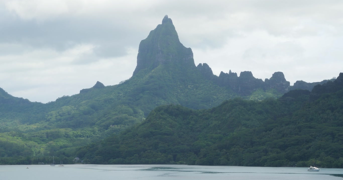 Mount Mouaroa view from Opunohu Bay, island of Moorea, French Polynesia.
