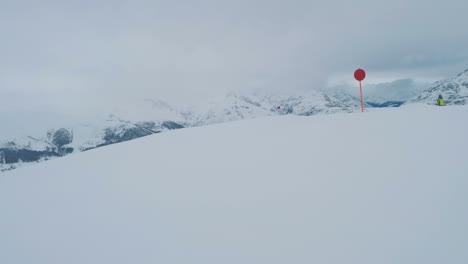 Livigno-snowboard-vacantion-downhill-snowboarding