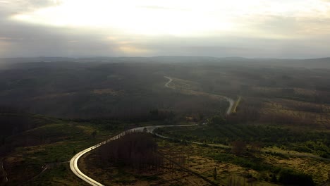 Camino-Sinuoso-Vacío-A-Través-Del-Parque-Nacional-De-Harz-En-Alemania