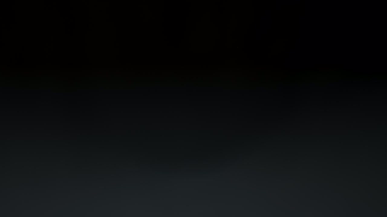 una poderosa tormenta un relámpago brillante en el cielo nocturno oscuro