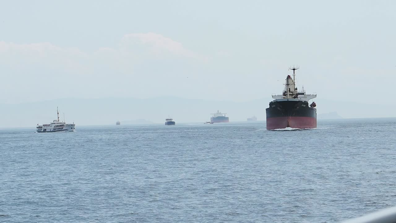 바다에 있는 선박