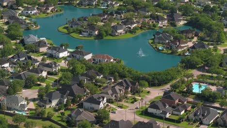 establishing shot of affluent homes in houston