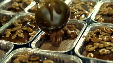 cerrado con chocolate en la parte superior