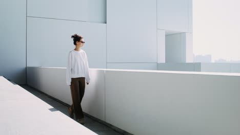 woman in modern architecture