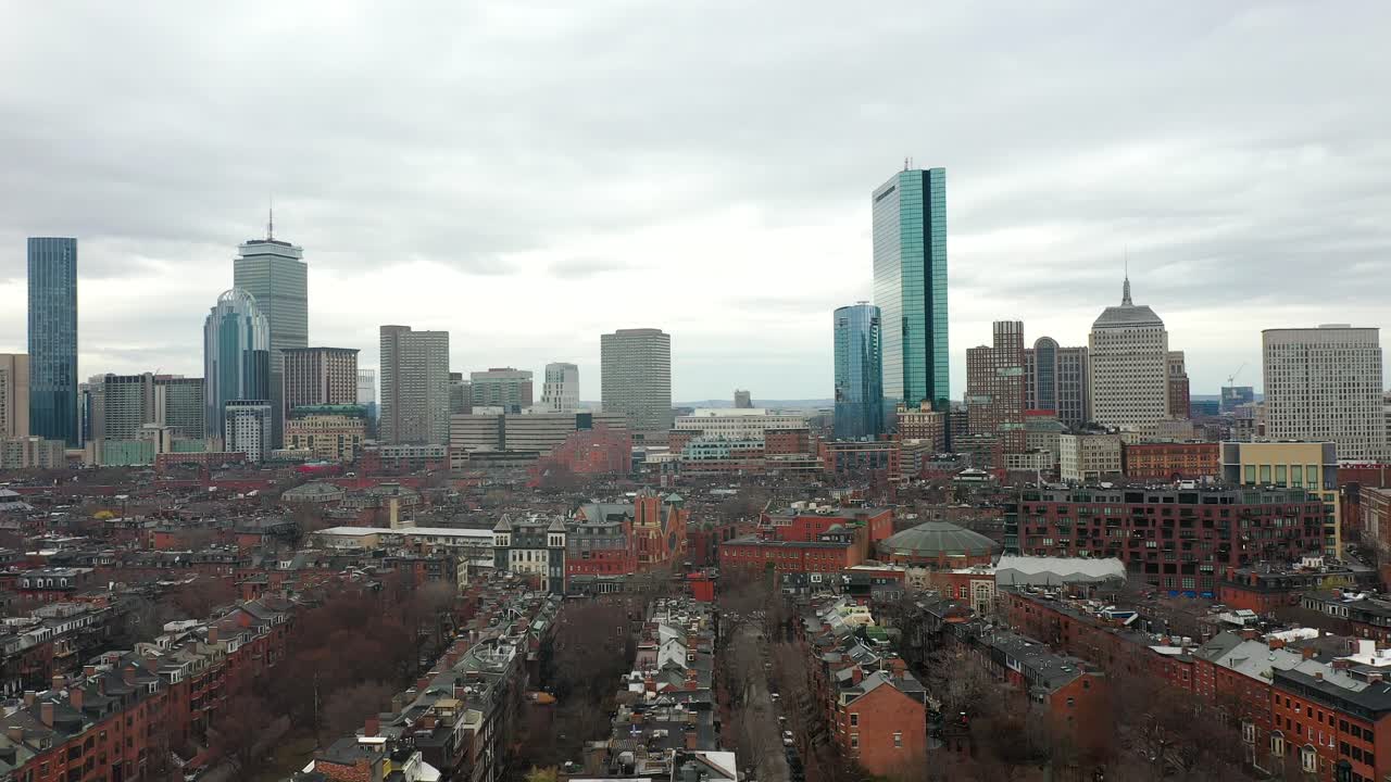 New England'da şehirlerin havadan çekilmiş tanıtım videosu.