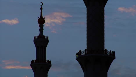 The-spires-and-minarets-of-the-beautiful-Sheikh-Zayed-Mosque-in-Abu-Dhabi-United-Arab-Emirates