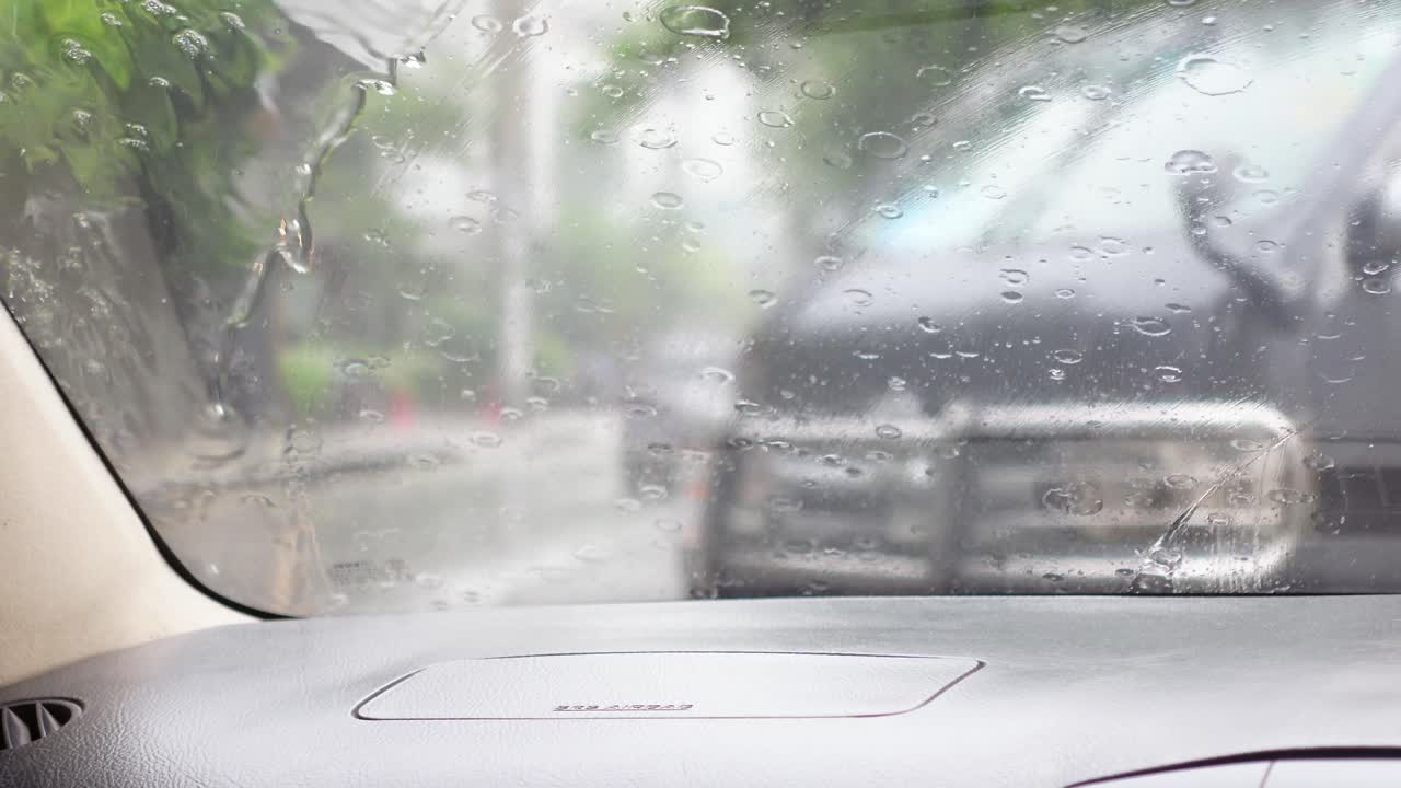 비가 오는 날 운전