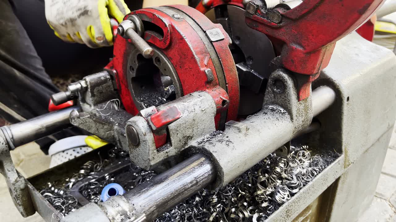 금속 파이프 절단 기계