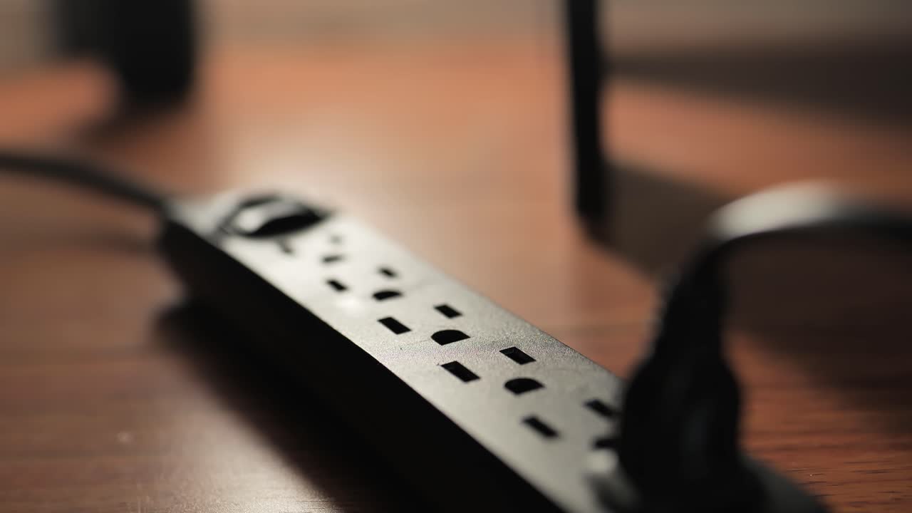 검은색 연장 코드에서 eu 어댑터를 뽑습니다. 미국 유형 a 유형 b