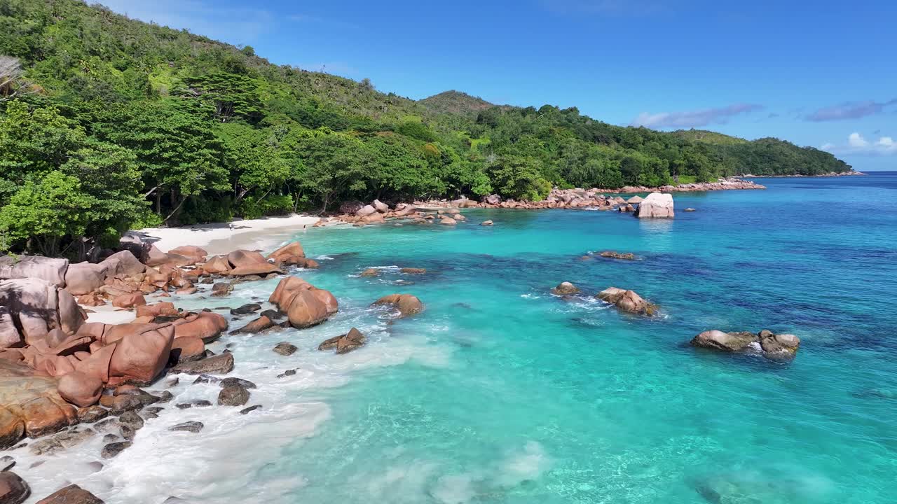 La spiaggia di Anse Lazio sull'isola di Praslin nelle Seychelles di Victoria