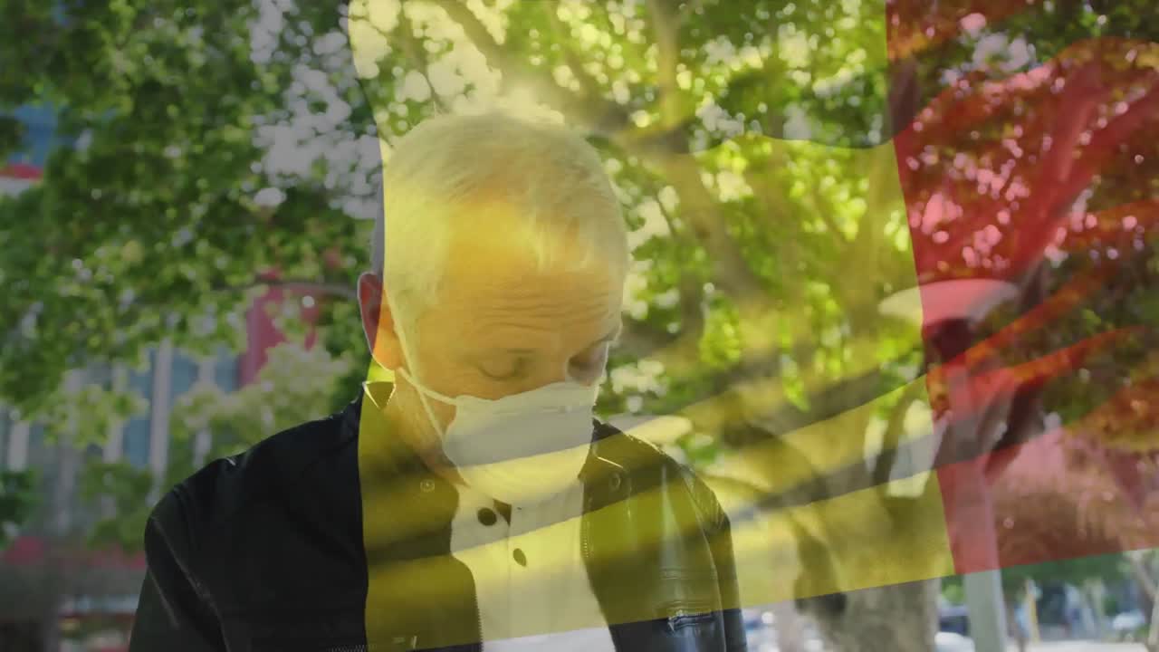 시내 거리에서 마스크를 쓴 백인 남자가 세네갈의 국기를 흔들고 있는 애니메이션