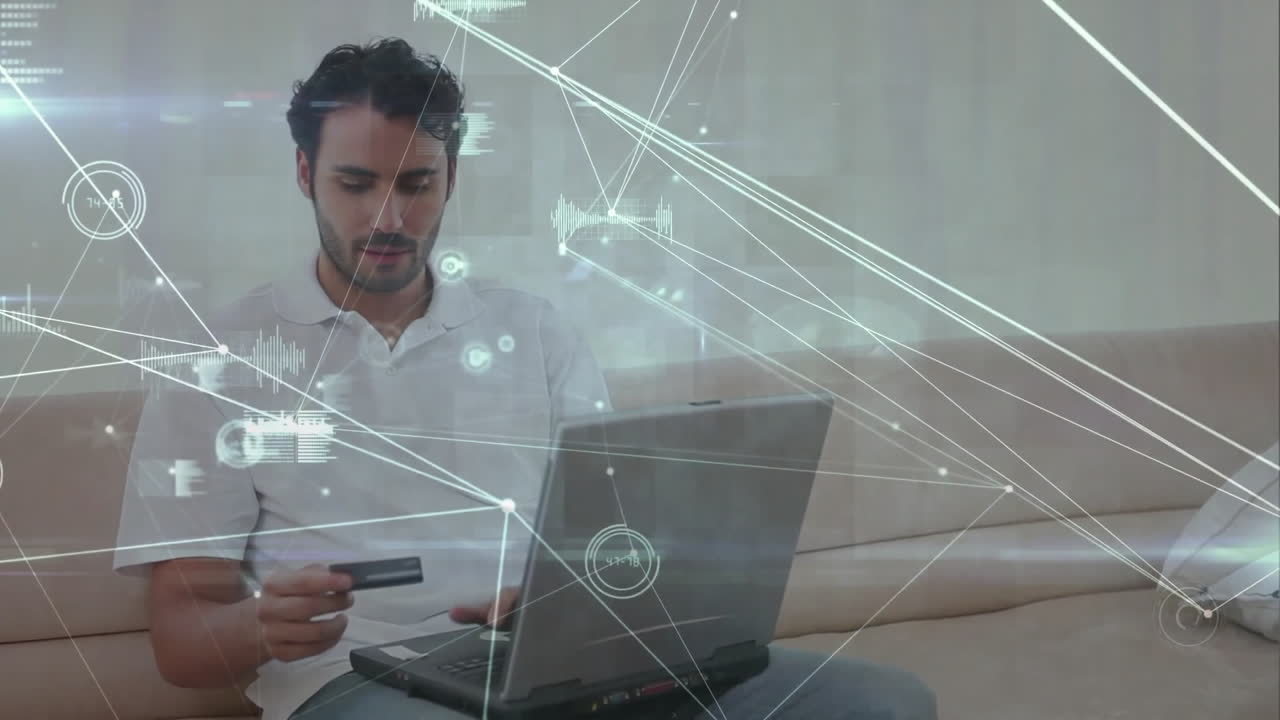 animación de la red de conexiones a través del hombre caucásico pagando con tarjeta a través de la computadora portátil