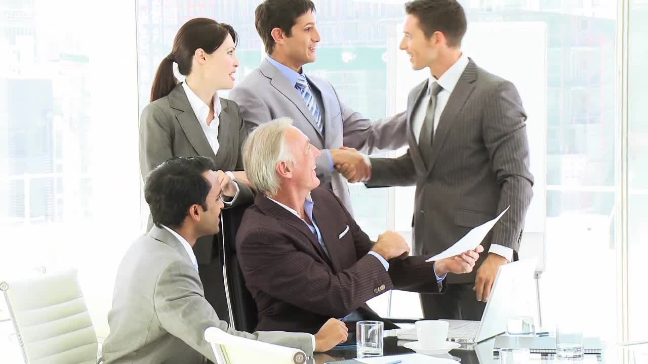 비즈니스 회의에서 성공한 사업가