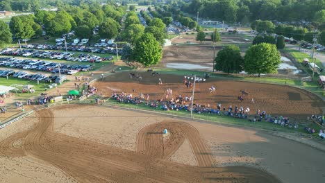 Horse-Barrel-racing-event-county-fair