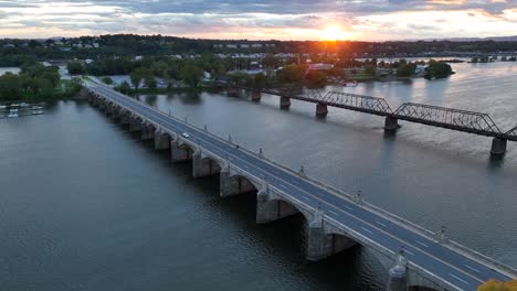 Susquehanna-River-Und-Stadtinsel-In-Harrisburg,-Pennsylvania