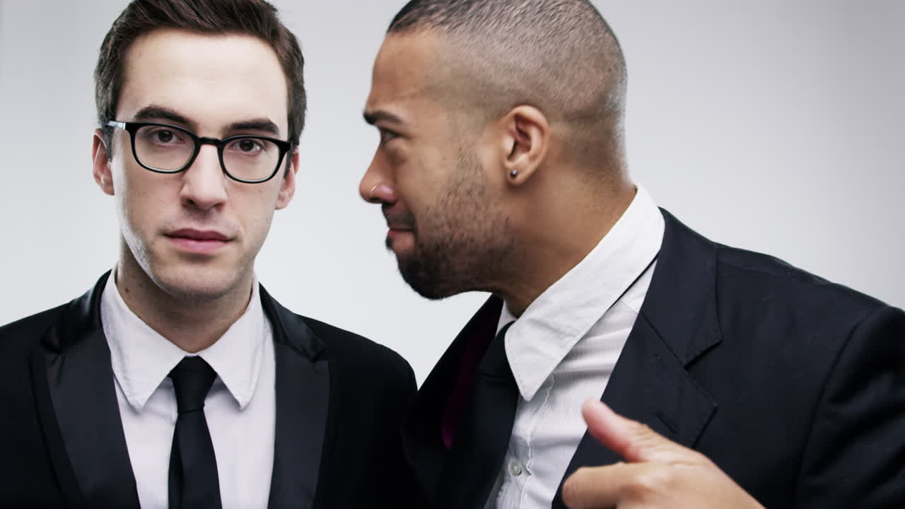 hombres de negocios con ropa formal