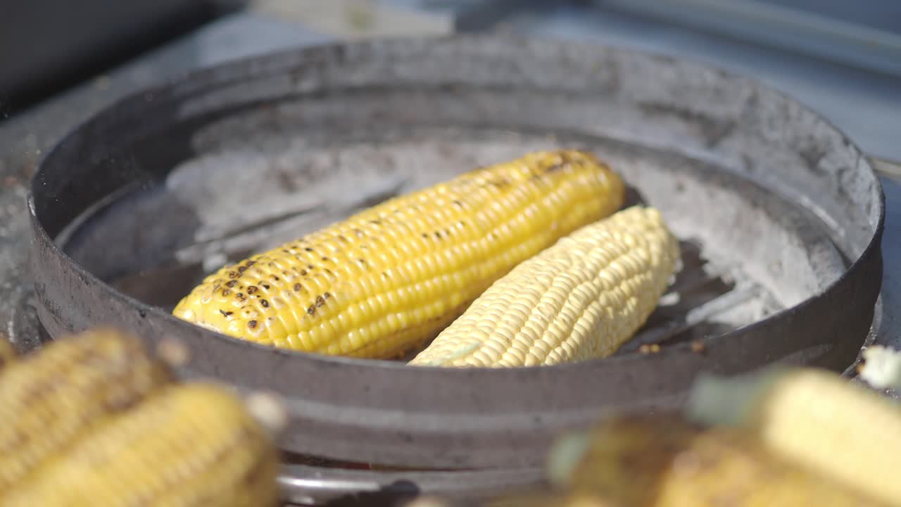 Grilled corn on the cob