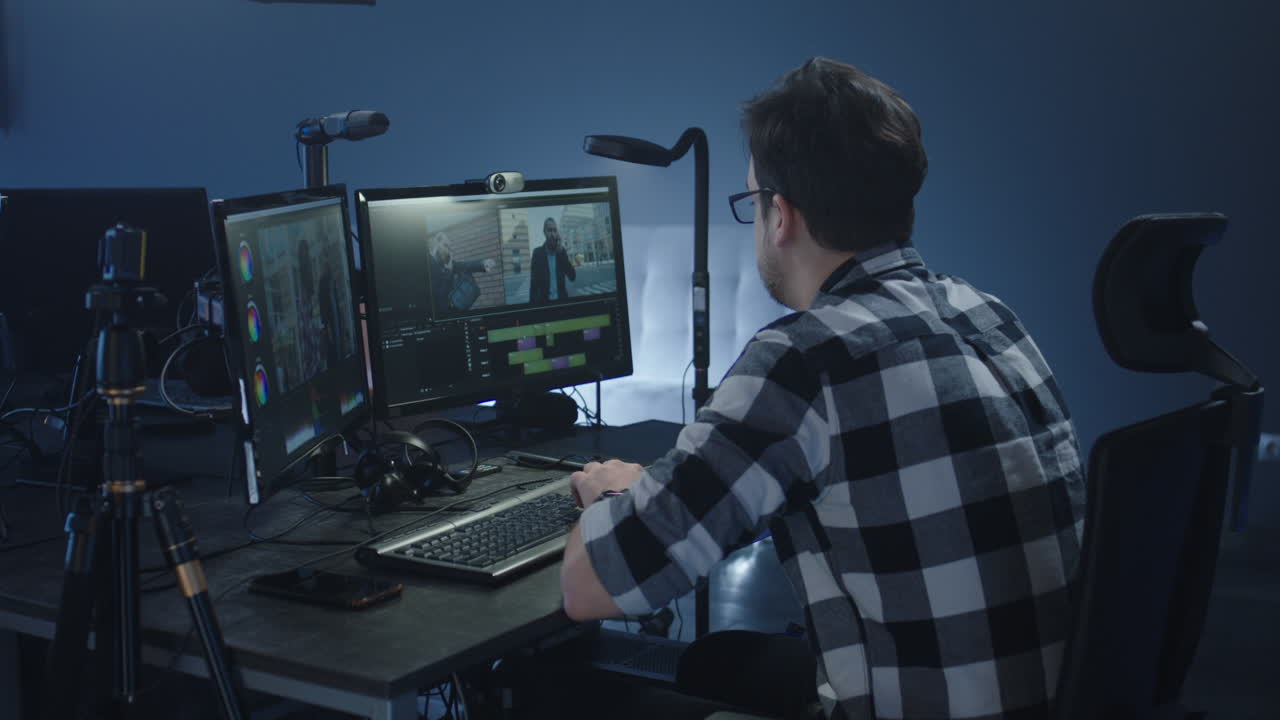 editor de video en el trabajo