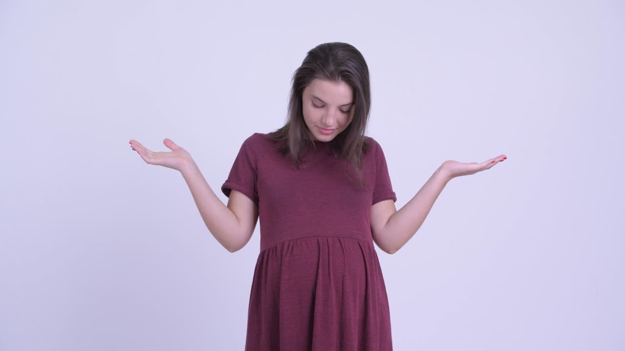 행복한 젊은 아름다운 임신한 여성