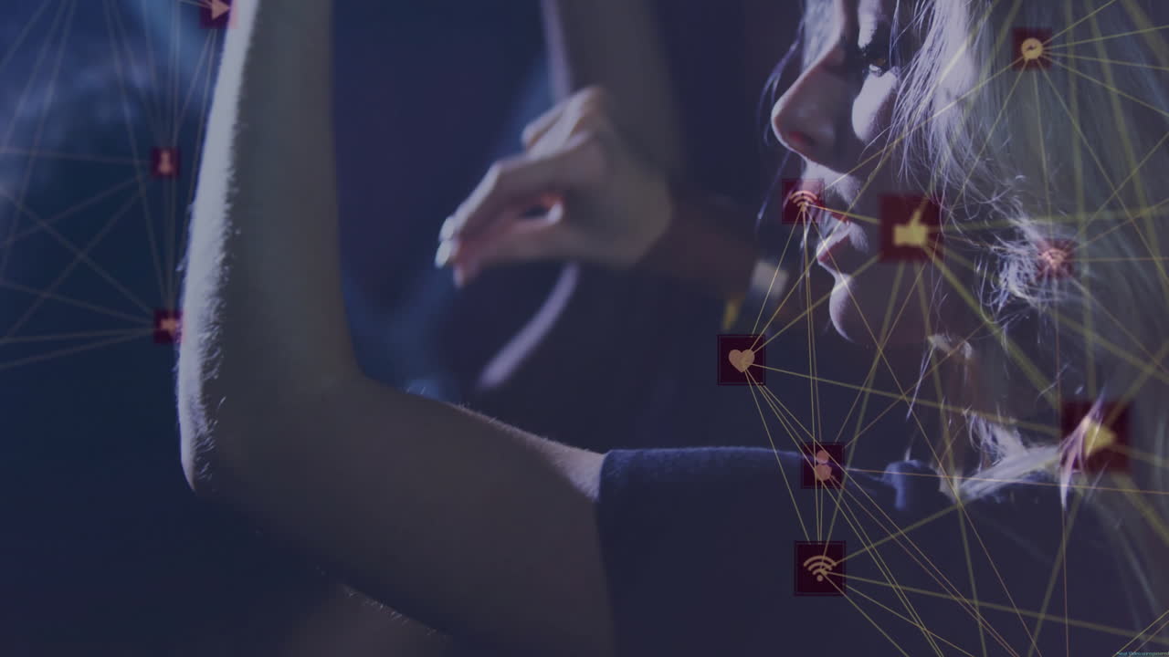 red de iconos y conexiones de redes sociales animación sobre personas bailando
