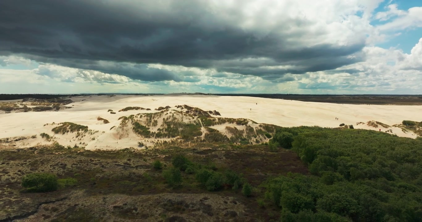 Dronekuvaus paljastaa Råbjerg Milen maiseman Skagenissa, Tanskassa.