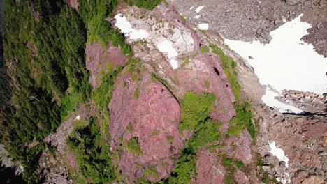 Toma-Aérea-Lejana-De-Un-Excursionista