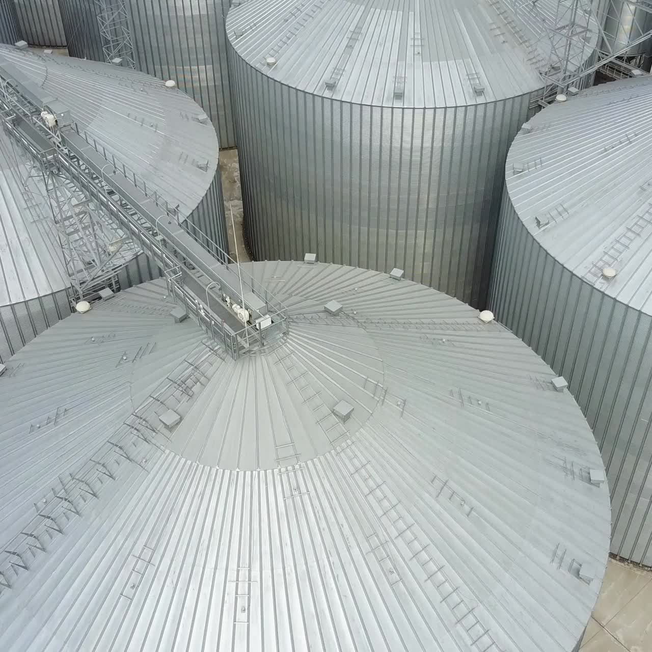 ascensor de granos en la zona agrícola