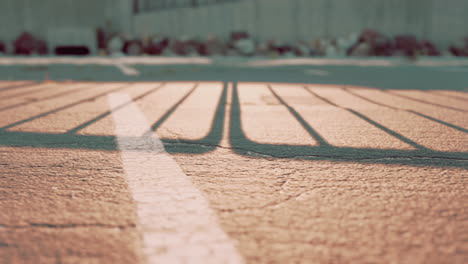 sombras en un estacionamiento