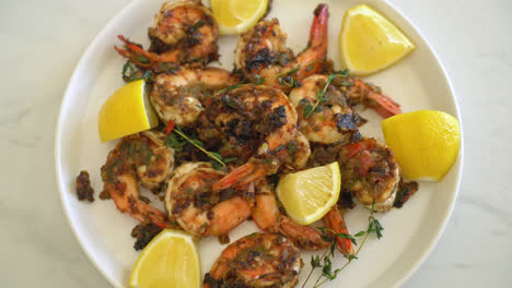 jerk shrimps or grilled shrimps in jamaica style on plate