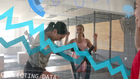 animación de datos de procesamiento de gráficos sobre mujer caucásica en elíptica aclamada por amigos en el gimnasio