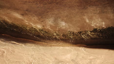 el agua fluye en el parque nacional zion caminata por el río