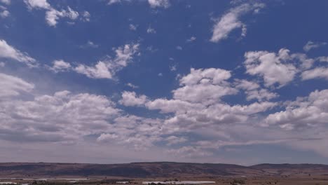 Lapso-De-Tiempo-De-Las-Nubes-En-Un-Día-Soleado