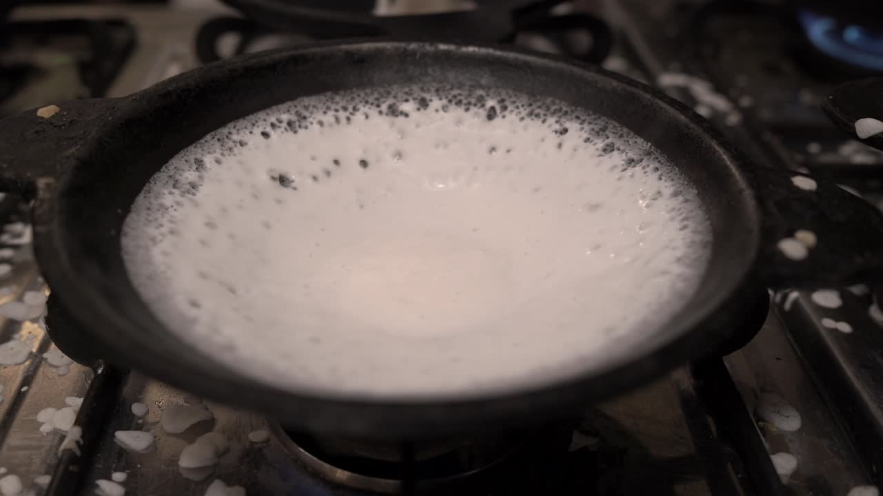 appam palappam kallappam vella appam hecho de masa de arroz y jarretas planas