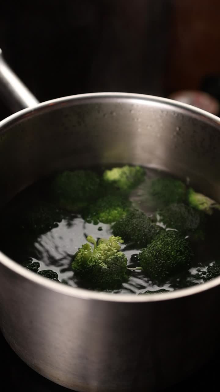 Boiling Broccoli in a Pot