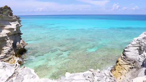 Vista-Estática-Del-Océano-En-Exuma-En-Las-Bahamas.