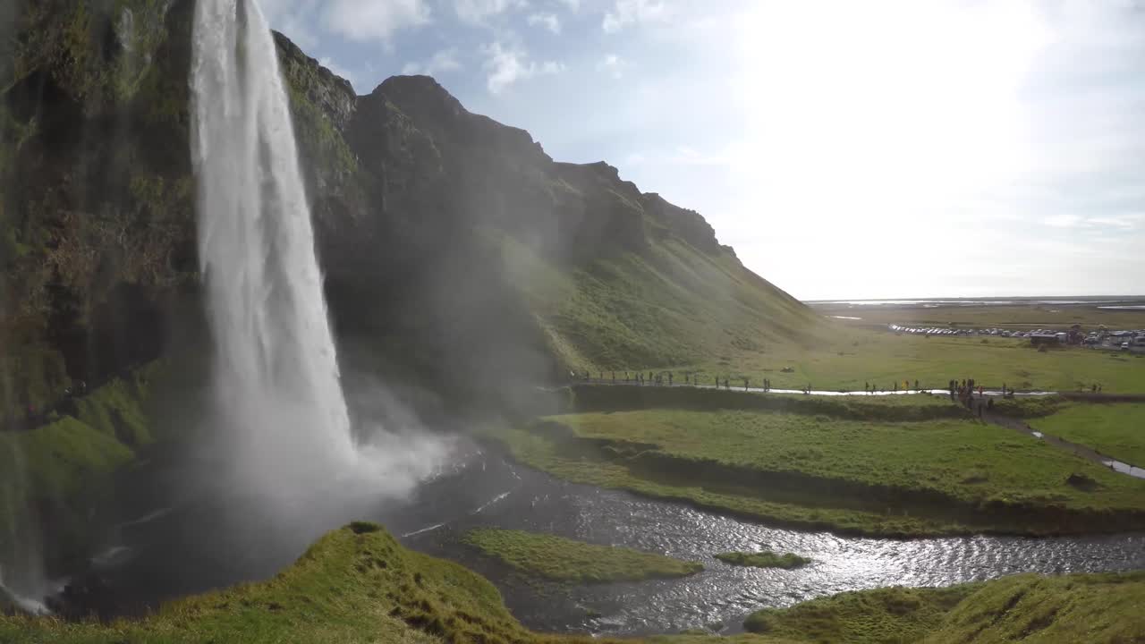 cascada seljalandsfoss en islandia en un hermoso día de septiembre