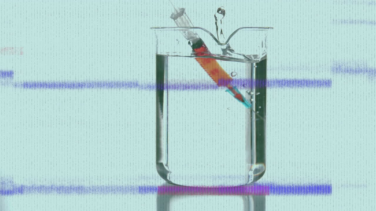 animación de interferencia sobre los vasos y la jeringa con líquido